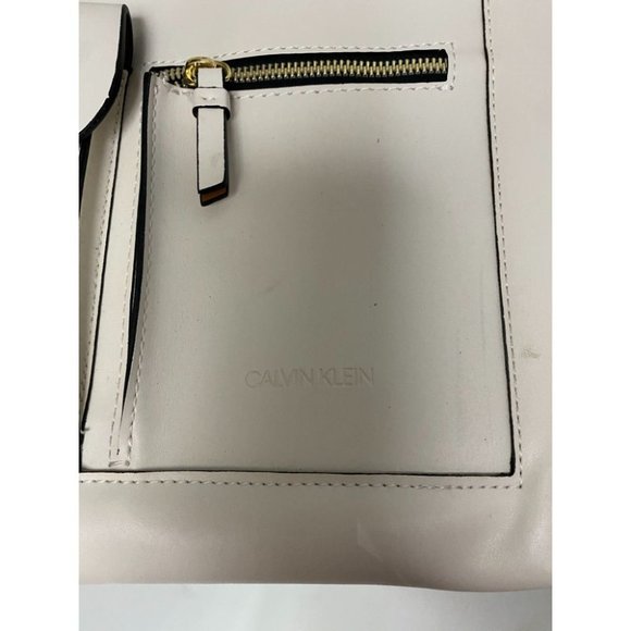 Calvin Klein Cream Leather Shoulder Bag - Picture 5 of 16